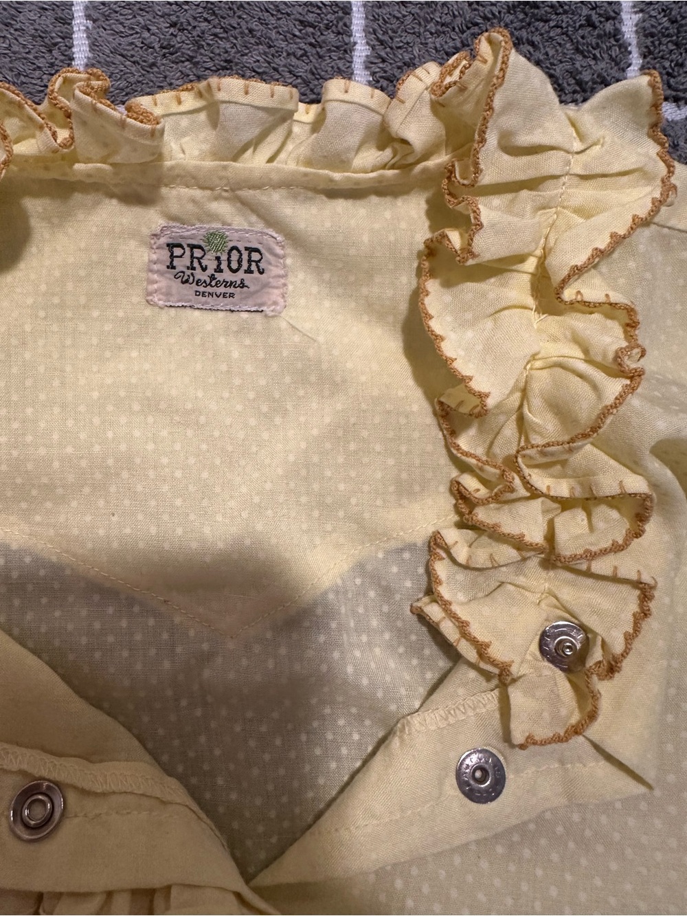 Vintage Prior Yellow Ruffle Pearl Snap Button-Up Blouse - Picture 4 of 6